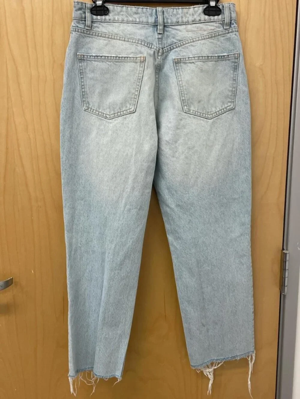 Zara Women's Light Blue Distressed Jeans